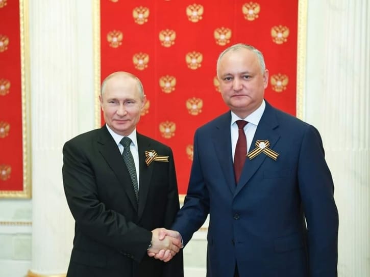 Экс-президент Молдавии Додон, согласовывавший свои речи с Кремлем, стал подозреваемым по уголовному делу о хищениях $12 млн