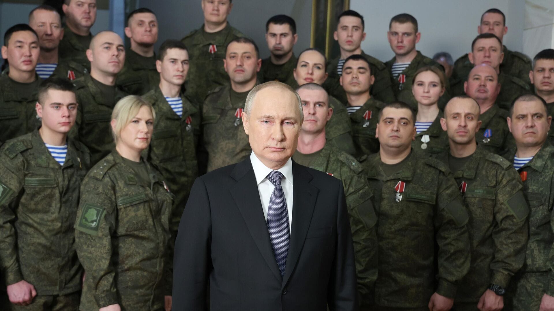 Новогоднее обращение Путина с военными стало самым непопулярным за три года
