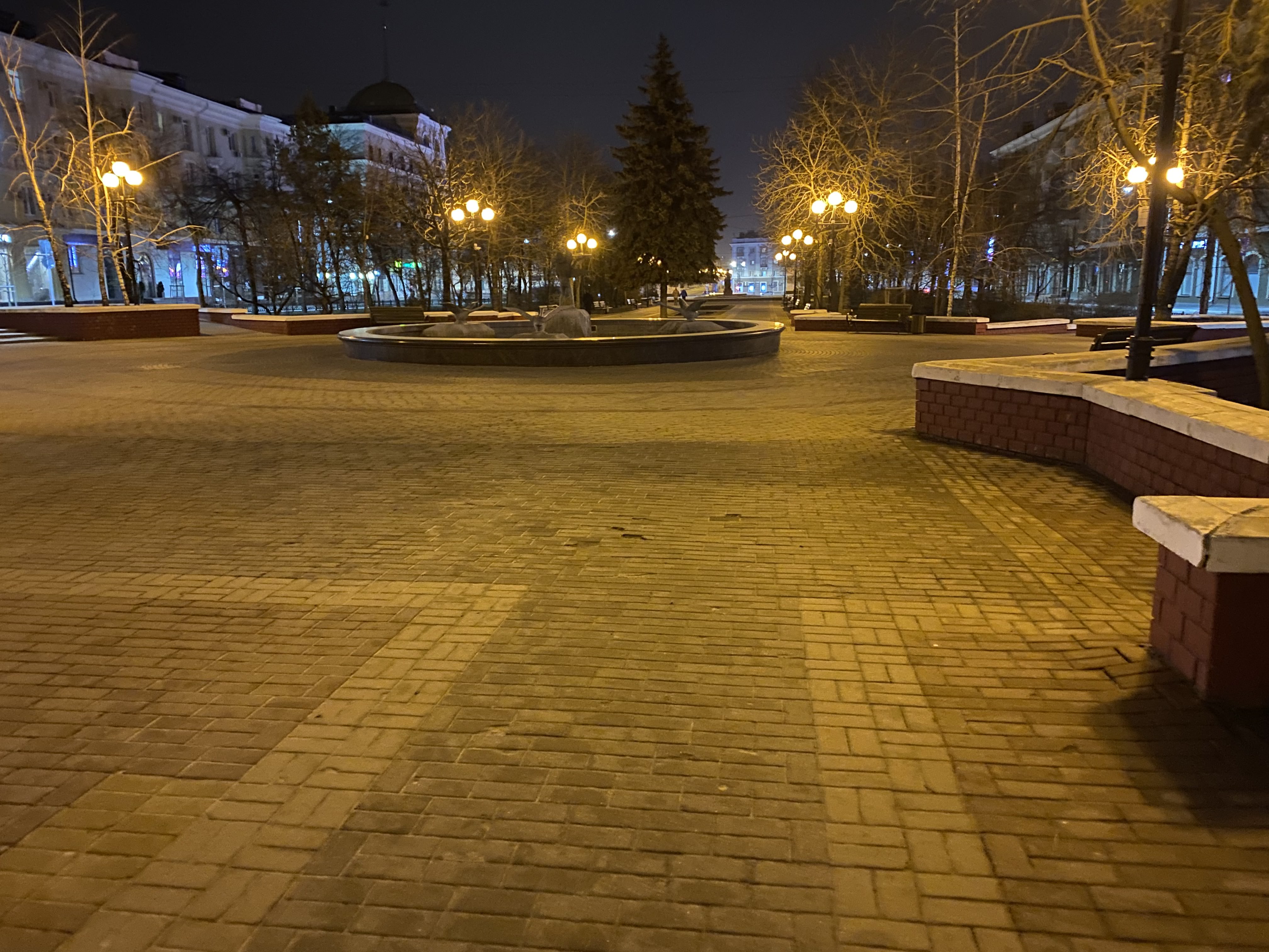 Вечером пятницы на улице ни души